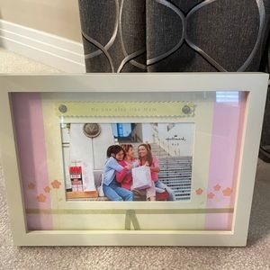 ‘There’s No One Else Like Mom’ picture fra…